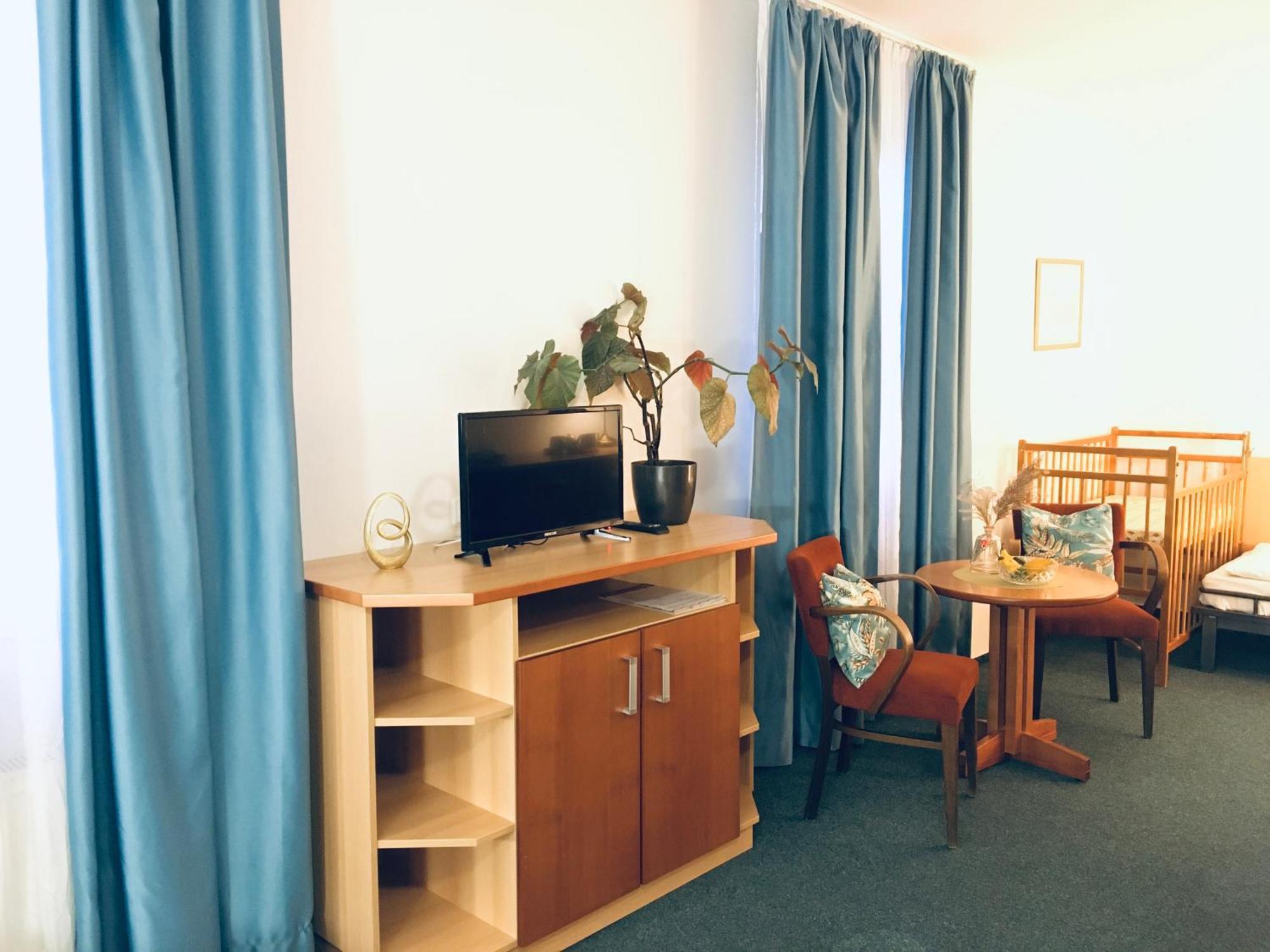 Penzion Hotelu Central Dvůr Králové nad Labem Eksteriør bilde