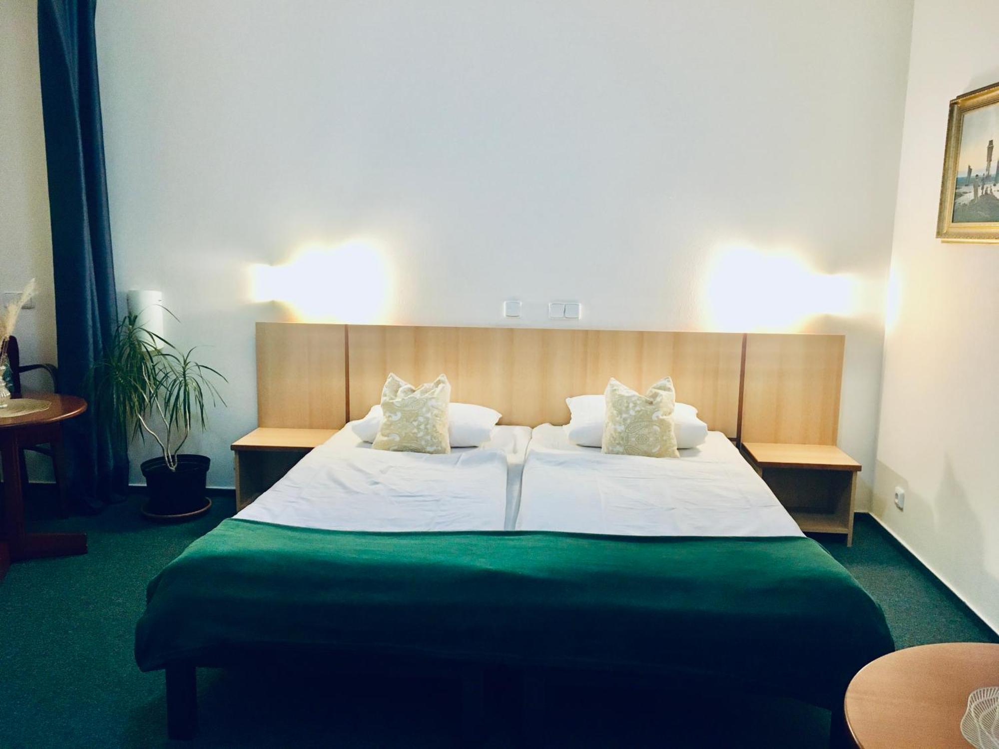 Penzion Hotelu Central Dvůr Králové nad Labem Eksteriør bilde